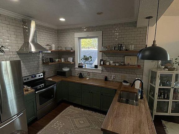 Newly Renovated Kitchen