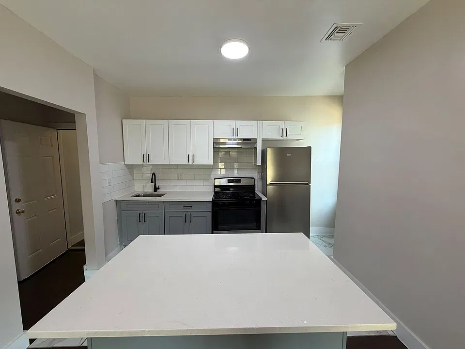 364 Peshine Ave