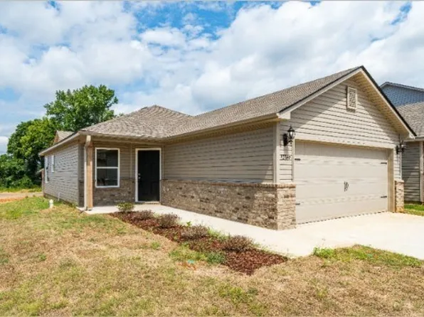 12749 Waterbury Way, Moundville, AL 35474