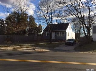 45 Hubbards Path, West Babylon, NY 11704