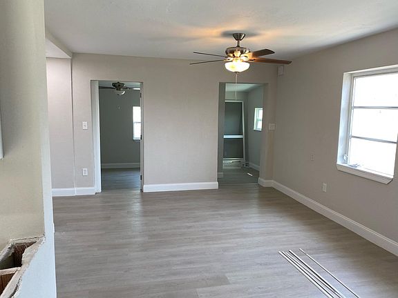 4th image of 21138 Gephart Ave