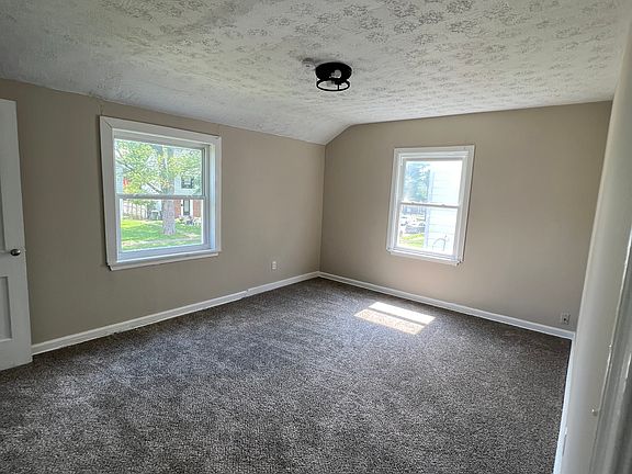 5th image of 59 N Waverly St