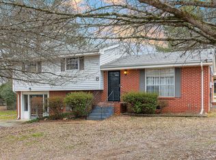 8 Dogwood Dr, Rossville, GA 30742