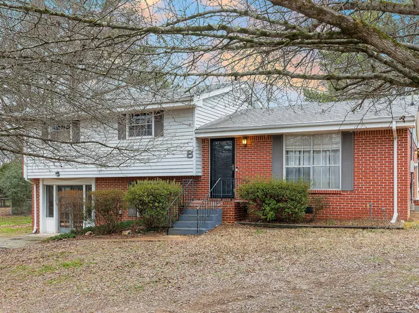 8 Dogwood Dr, Rossville, GA 30742