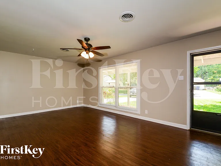 12465 Larkwood Dr — Photo 3