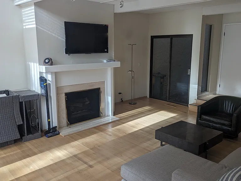 564 Sand Hill Cir — Photo 15