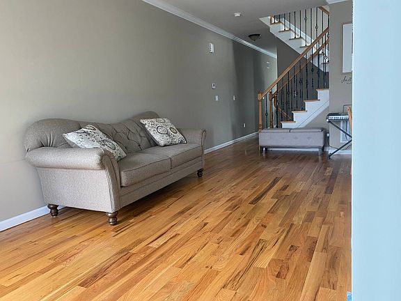 3rd image of 84 Livingston Ave