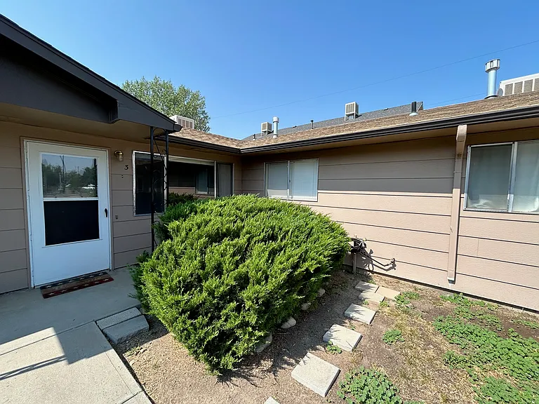 441 Independent Ave #3 — Photo 16