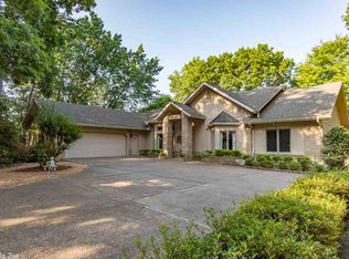 9 Roseta Ln, Hot Springs Village, AR 71909
