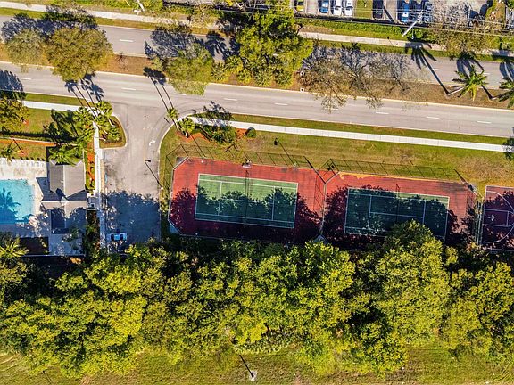 5th image of 11010 Light House Court #11010