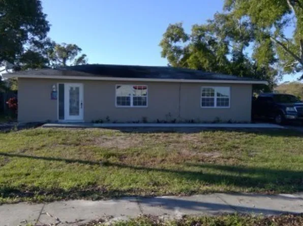 893 Iris Dr, North Fort Myers, FL 33903