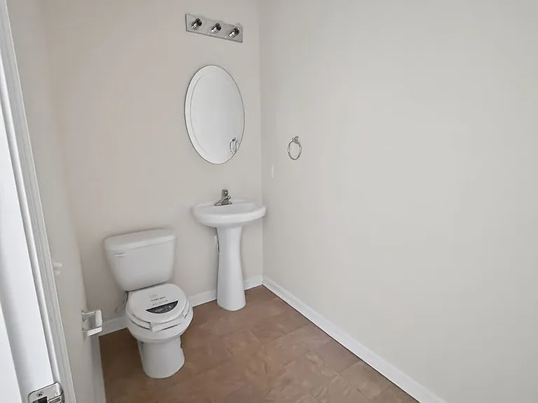 403 Valdez Ct — Photo 5