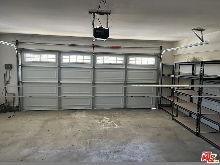 2561 Mayfield Ave — Photo 3
