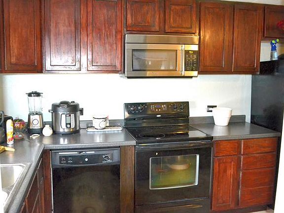 4th image of 736 Royal Palm Dr