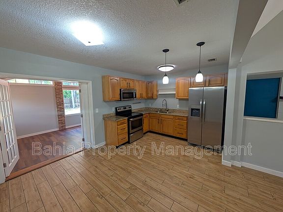 5th image of 1510 E Shadowlawn Ave