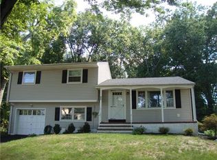 635 Sycamore Ln, North Brunswick, NJ