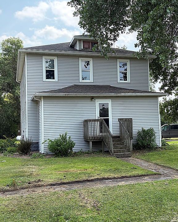 1st image of 712 3rd St