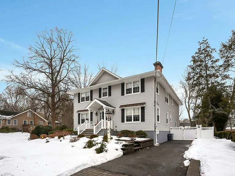 41 Fairview Ave — Photo 3