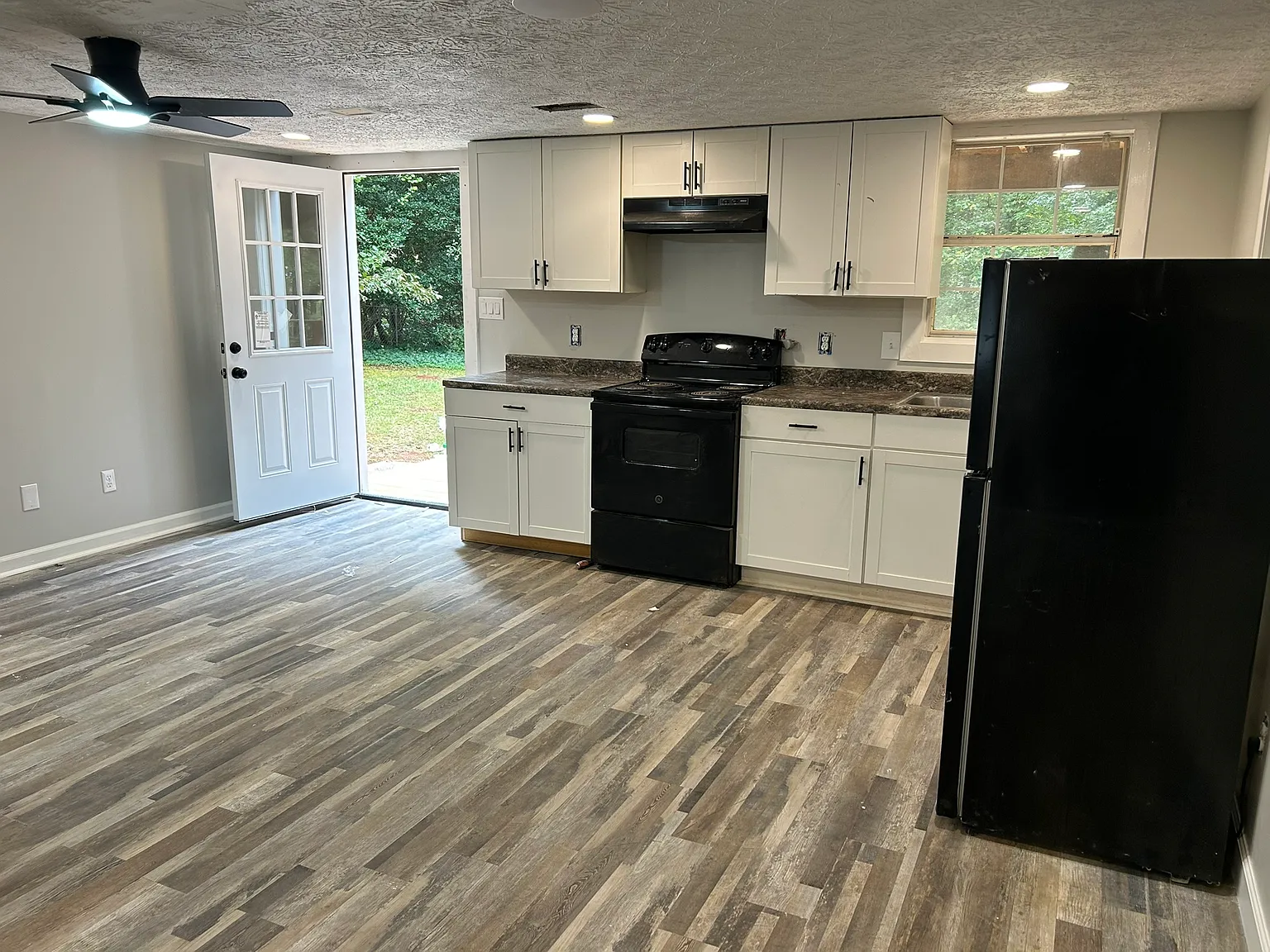 345 Ashland Manor Dr — Photo 4