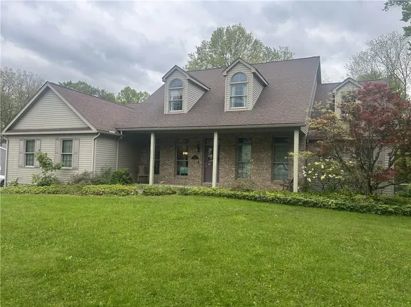 295 Pine Ln, Mercer, PA 16137