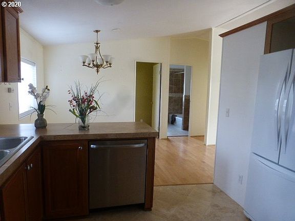 3rd image of 5318 NE 75th Ave