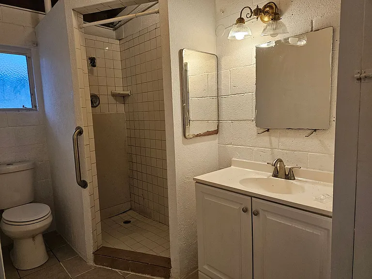 13955 Lakeshore Dr #9 — Photo 8