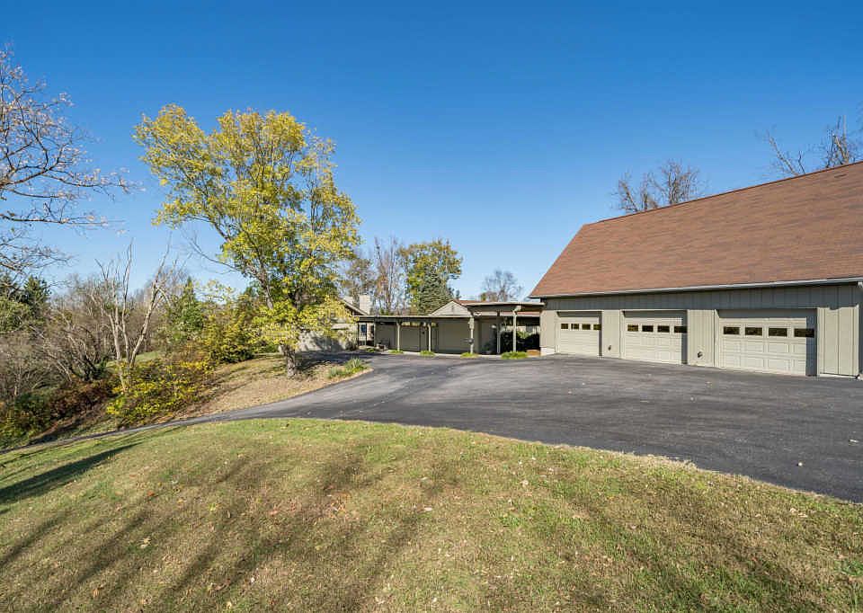 1st image of 728 Fleetwood Dr