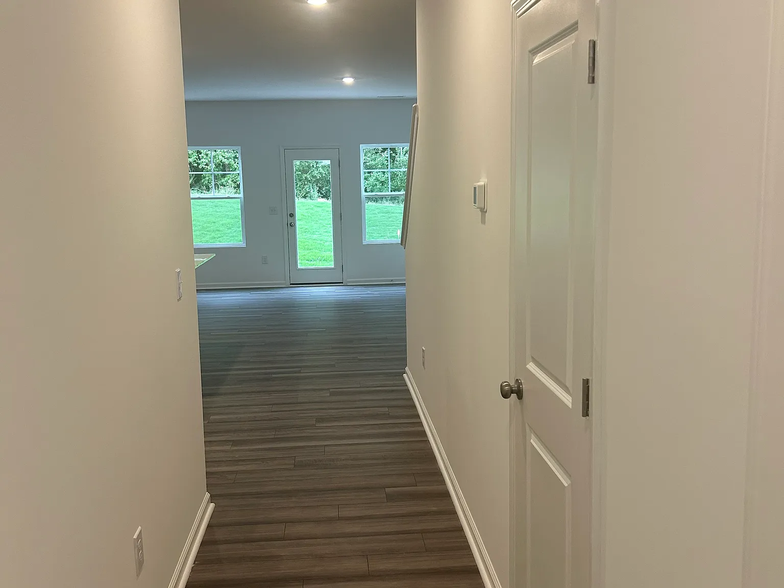 3 bed, 1581 sqft, $1,799 — Photo 2