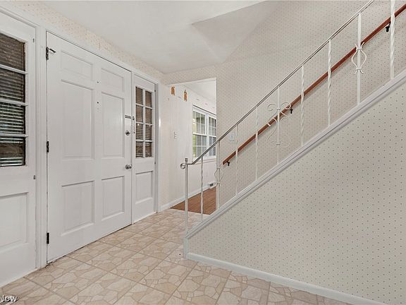 3rd image of 24237 Woodmere Dr
