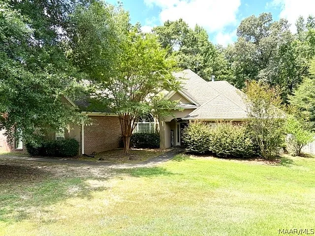 10 Birchwood Ln