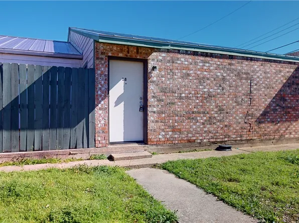 725 Peppertree Dr APT 30, Bryan, TX 77801