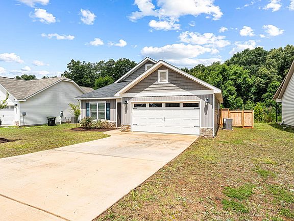 2nd image of 107 Red Tail Cir