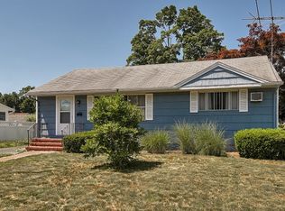 25 E Stiles Ct, Pompton Lakes, NJ