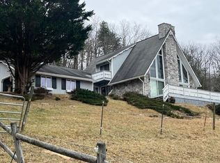 384 Easy Slope Ln, New Castle, VA 24127