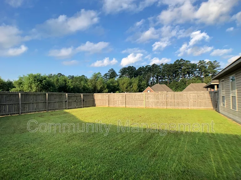 13838 Ponderosa Dr — Photo 5