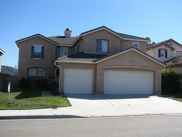 1st image of 725 Avenida Leon