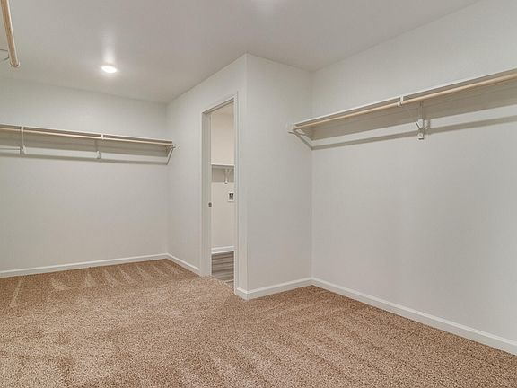 4th image of 3414 Magnolia Lakes Blvd