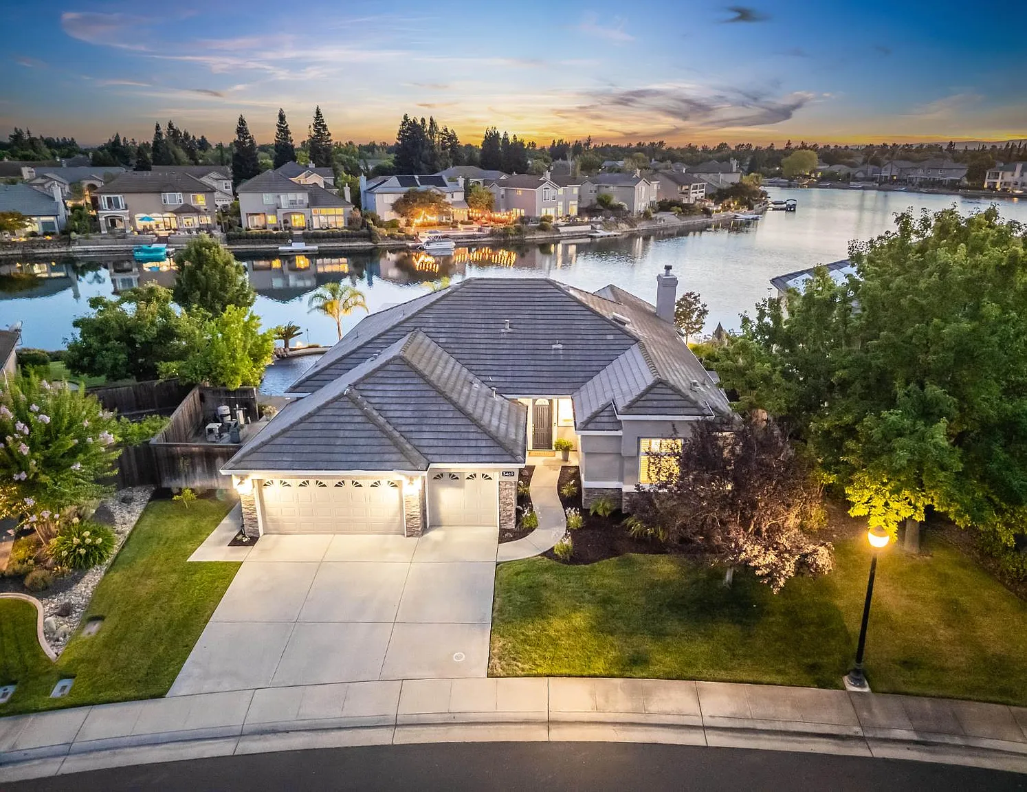 3469 Heron Lake Ln photo 1