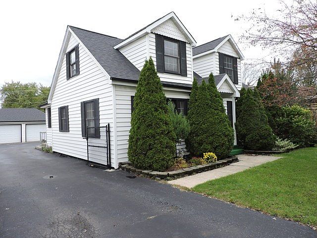 1st image of 10528 S 83rd Ct