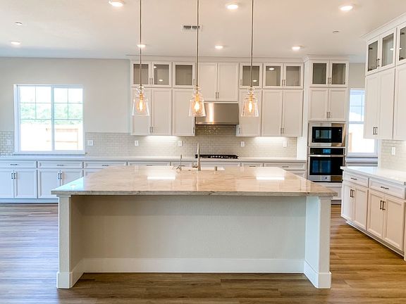 2nd image of 504 Lodge Ct