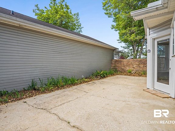 5th image of 1 Cottage Dr