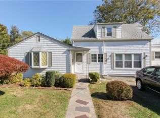 4 Rego Rd, Middletown, RI 02842