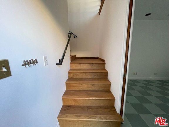 2nd image of 18 23rd Ave #1/2