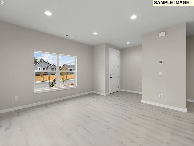 18418 NE 46th Pl — Photo 7