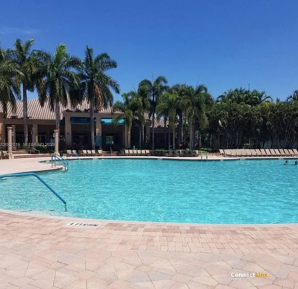 5 bed, 3.0 bath, 2829 sqft, $5,500 — Photo 4