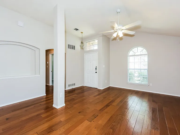 2268 Bresee Dr — Photo 3