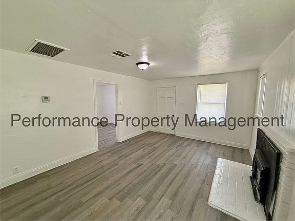 3rd image of 3703 Eucalyptus Dr