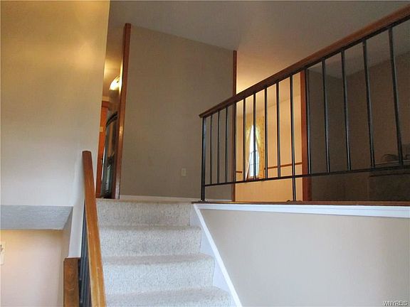 2nd image of 154 Theresa Ct