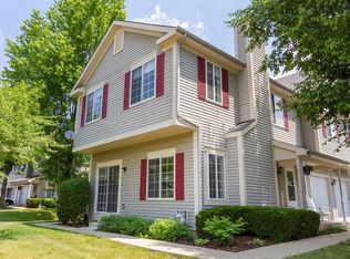 5 Windsor Cir UNIT A, South Elgin, IL 60177