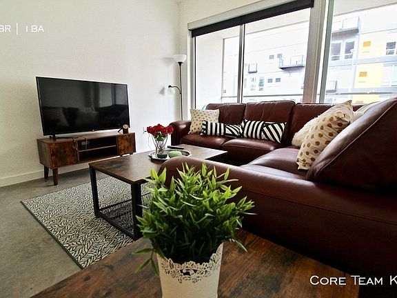 2nd image of 1910 Main St #210